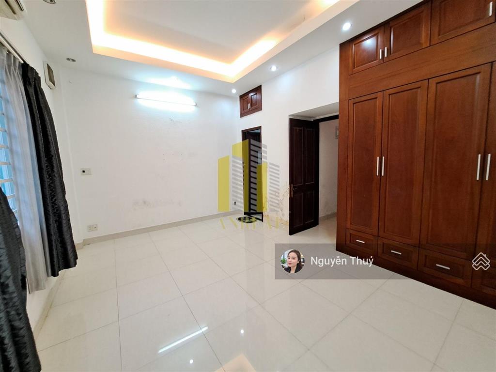 Nhà đầy đủ nội thất 3 lầu 4 phòng hiện đại giá 27 triệu