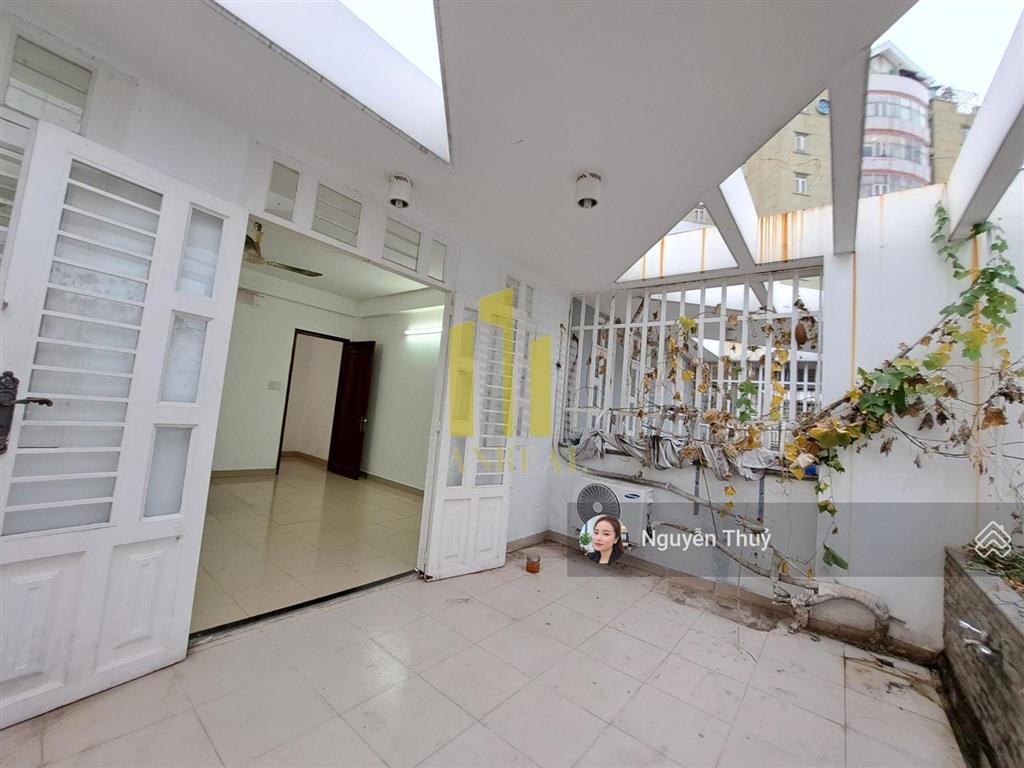 Nhà đầy đủ nội thất 3 lầu 4 phòng hiện đại giá 27 triệu