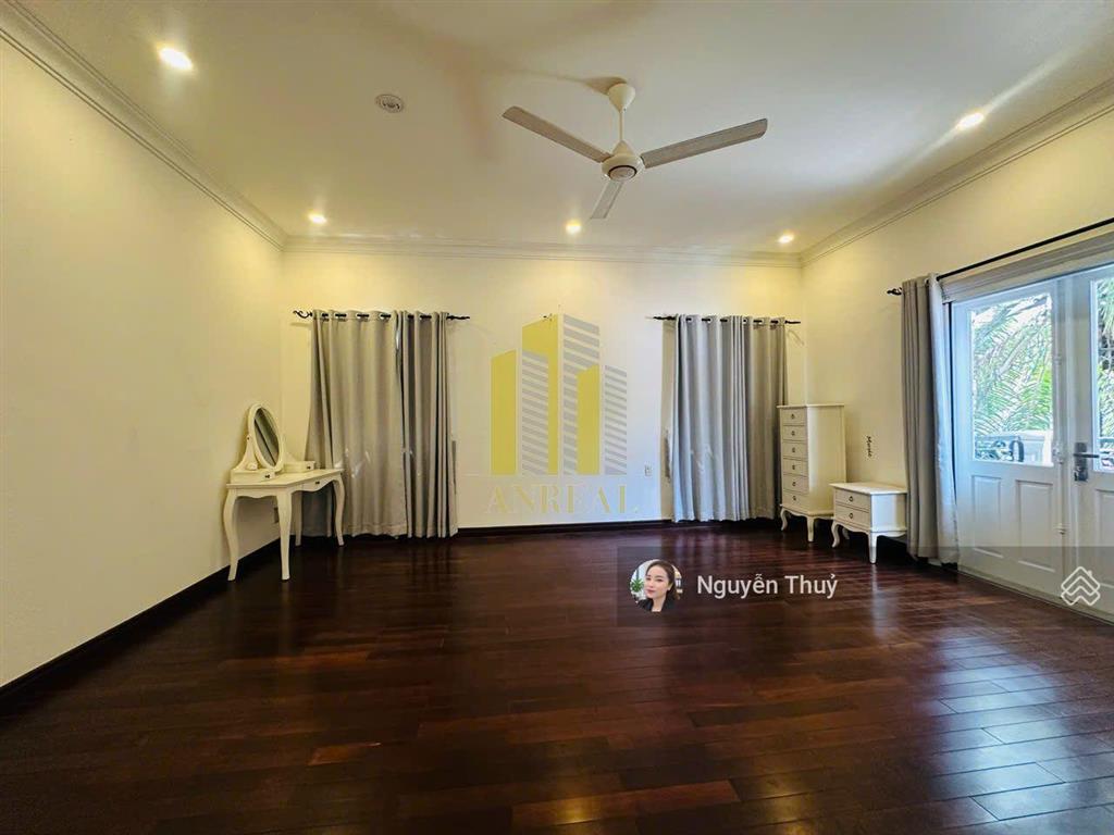 Cho thuê biệt thự xuân thuỷ 6 phòng giá 93 triệu