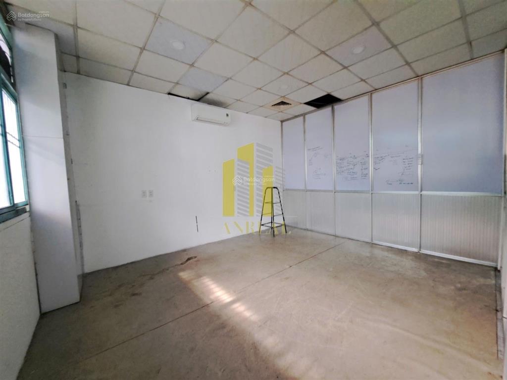 Cho thuê kho 200m2 gần quốc hương giá 80 triệu