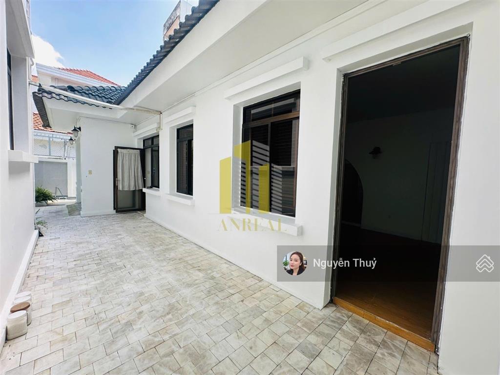 Cho thuê biệt thự sân vườn 800m2 hồ bơi giá 140 triệu