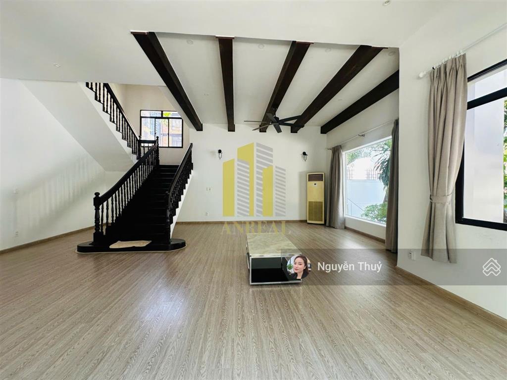 Cho thuê biệt thự sân vườn 800m2 hồ bơi giá 140 triệu
