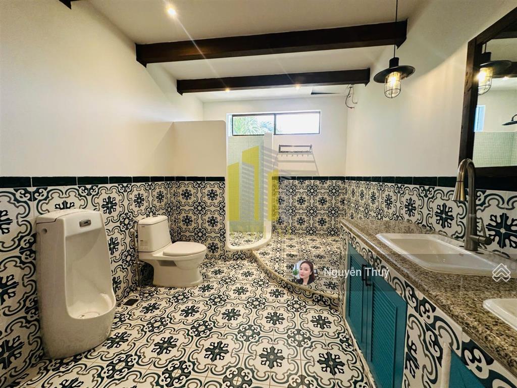 Cho thuê biệt thự sân vườn 800m2 hồ bơi giá 140 triệu