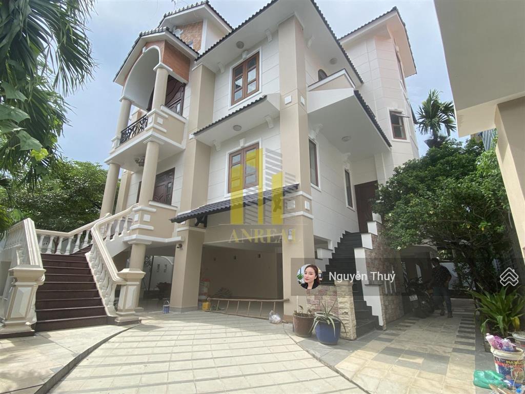 Cho thuê biệt thự 6 phòng siêu to đường thảo điền giá 100 triệu