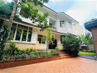 Cho thuê villa xuân thủy 500m2  kinh doanh tốt  120 triệu