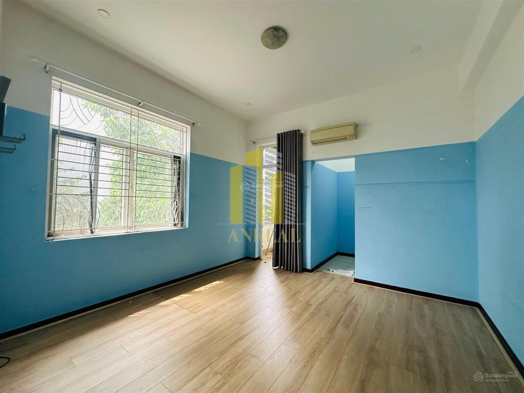 Cho thuê villa xuân thủy 500m2  kinh doanh tốt  120 triệu