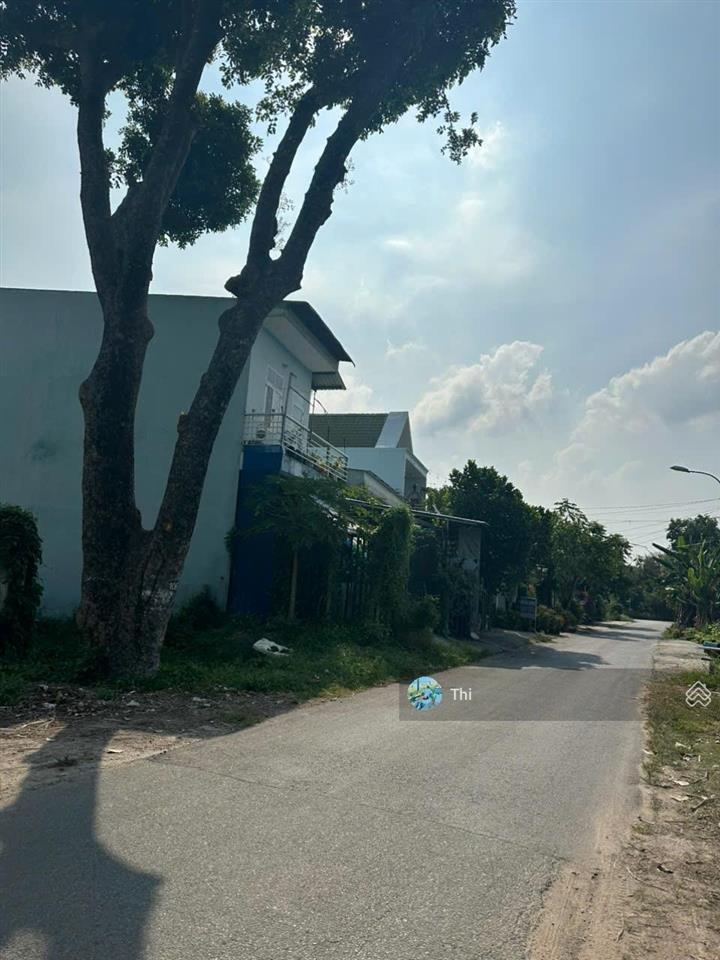 Tôi bán căn nhà 100m2 giá 1,1 tỷ đường lê minh nhựt tân thông hội củ chi cách coopmart 3 phút đi xe