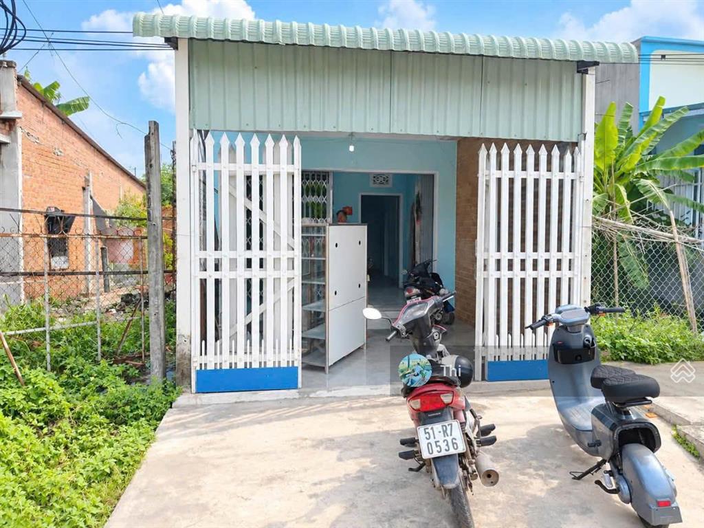 Bán nhà suối sâu trảng bàng, đối diện kcn trảng bàng giá 650 triệu diện tích 136m2, sổ hồng riêng
