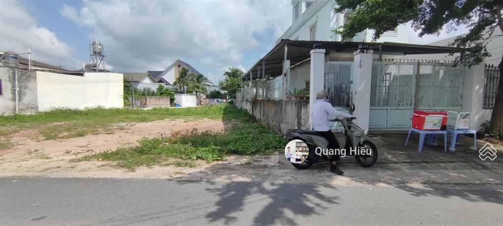 Chủ cần tiền bán lại lô đất 130m2 đ. nguyễn thị rành xã tân an hội củ chi, sổ hồng, giá 1 tỷ