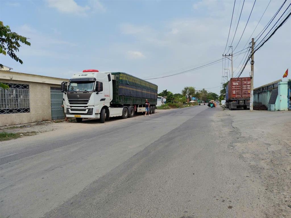 Cắt lỗ bán lô đất 267m2 (100m2 thổ) ngay gần agribank phường trảng bàng, giá 750 triệu, sổ riêng