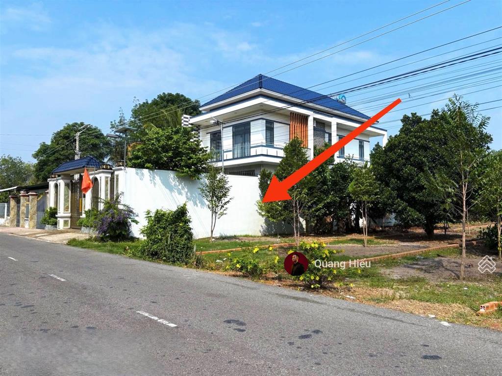 Hàng cực ngộp ! nằm 1 sẹc ngắn quốc lộ 22 ngay gần kcn trảng bàng , dt 120m2 giá 700 triệu , shr