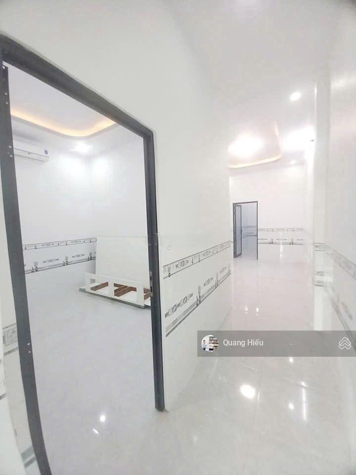 Bán căn nhà cấp 4 đ. liêu bình hương gần chợ việt kiều củ chi, dt 100m2, giá 1 tỷ, sổ riêng