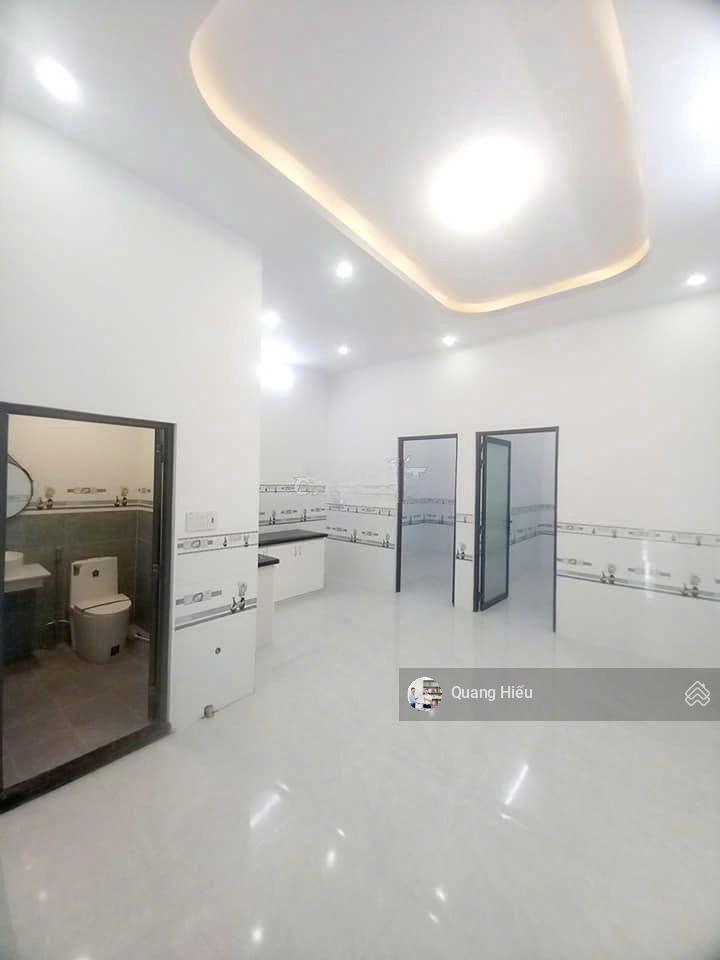 Bán căn nhà cấp 4 đ. liêu bình hương gần chợ việt kiều củ chi, dt 100m2, giá 1 tỷ, sổ riêng