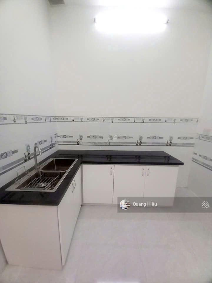 Bán căn nhà cấp 4 đ. liêu bình hương gần chợ việt kiều củ chi, dt 100m2, giá 1 tỷ, sổ riêng