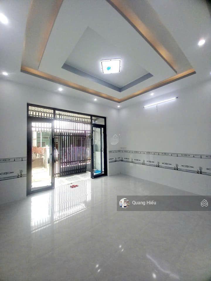 Bán căn nhà cấp 4 đ. liêu bình hương gần chợ việt kiều củ chi, dt 100m2, giá 1 tỷ, sổ riêng