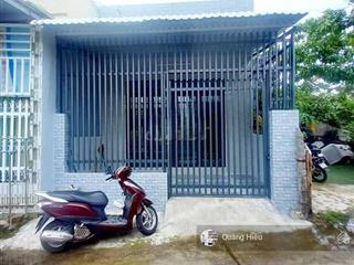 Bán căn nhà cấp 4 đ. liêu bình hương gần chợ việt kiều củ chi, dt 100m2, giá 1 tỷ, sổ riêng