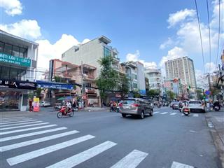 Vị trí kinh doanh vàng  siêu phẩm nhà hẻm xe tải nguyễn gia trí (d2) 4.2x20m 5 tầng giá 10 tỷ