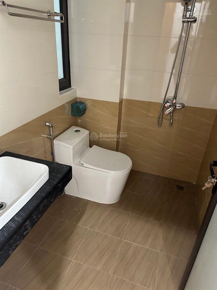 Bán nhà 34m2, mt4m, 5 tầng, 5,8tỷ, ô tô đỗ cổng , ngõ nông, trung kiên,tây tựu, bắc từ liêm.