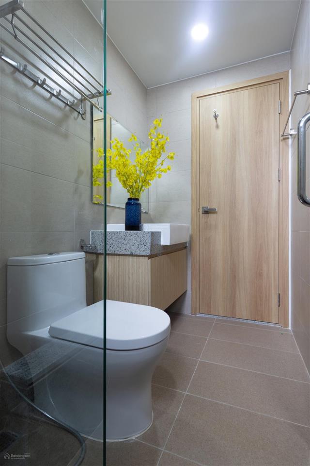 Bán căn hộ emerald 2pn + 2wc (71m2), giá 5.35 tỷ (bao thuế phí), view hồ bơi, nội thất cơ bản