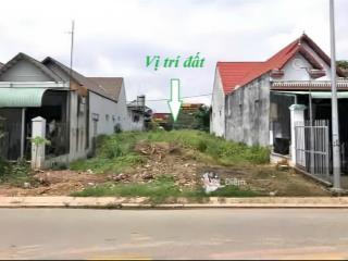 Kẹt tiền cần bán 178m2 đất đ. dt 787  gia lộc giá 700 triệu, sổ hồng riêng, dân cư đông đúc