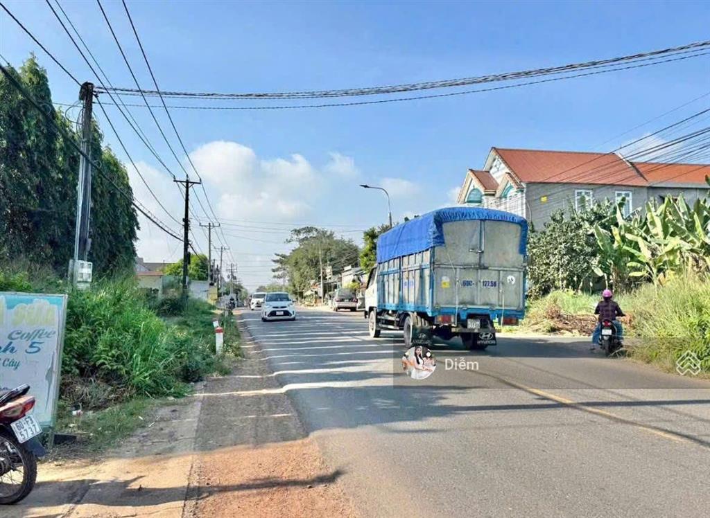 Duy nhất 1 lô đất nằm ở đ. liêu bình hương  thị trấn củ chi. dt 152m2 giá 1,1 tỷ. sổ hồng riêng