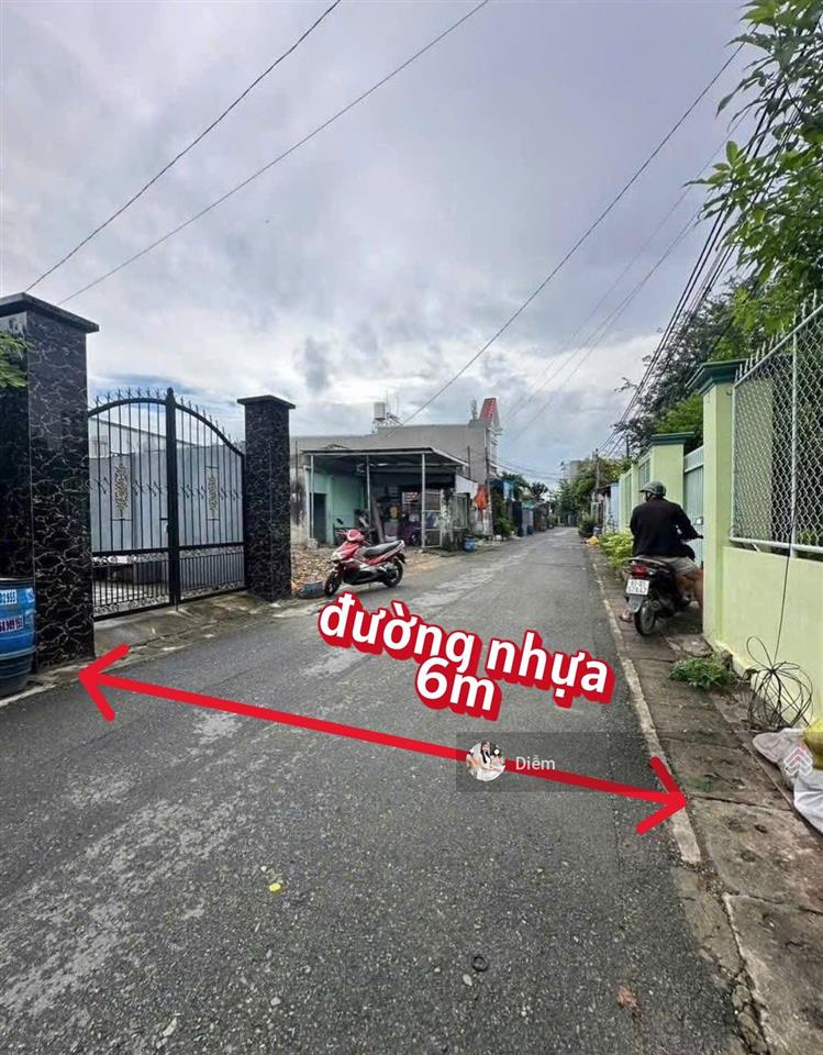 Bán lô đất 1 sẹc quốc lộ 22 gần agribank trảng bàng vào tầm 500m. dt 130m2 giá 700tr, sổ hồng riêng