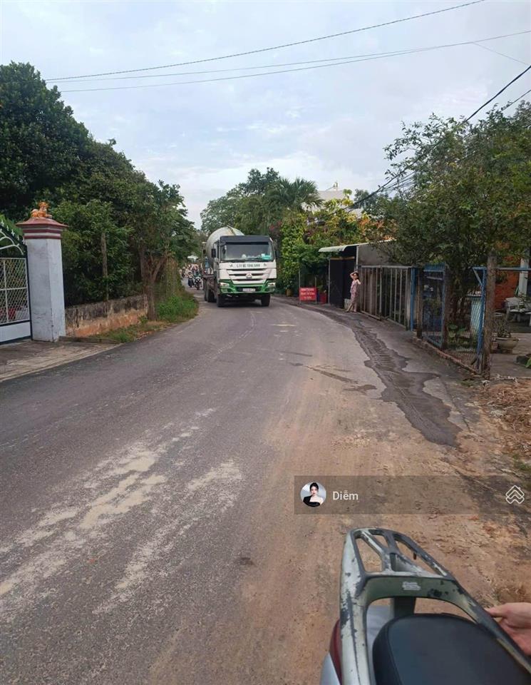 Bán lô đất 860 triệu dt 126m2 có thổ, đ.tỉnh lộ 7 cách chợ phước thạnh 5 phút, sổ hồng riêng