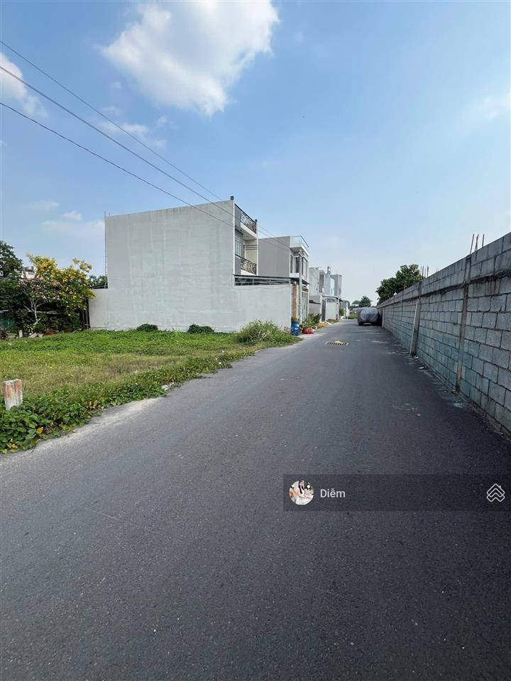 Chủ ngộp cắt lỗ lô đất đ.tỉnh lộ 2  tân thông hội, dt 86m2 full thổ cư giá 1 tỷ, sổ hồng riêng