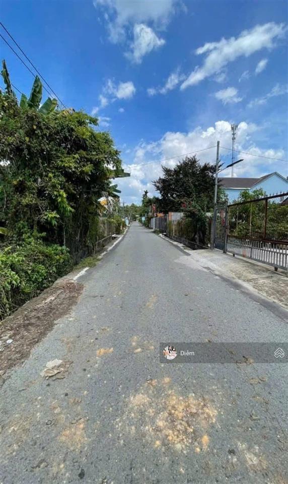 Chủ đang kẹt tiền cần bán lô 180m2 đ.hồ văn tắng gần kcn tân phú trung giá 1,2 tỷ thương lượng, shr