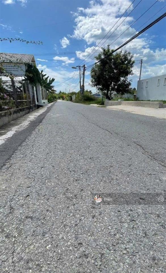 Chủ đang kẹt tiền cần bán lô 180m2 đ.hồ văn tắng gần kcn tân phú trung giá 1,2 tỷ thương lượng, shr