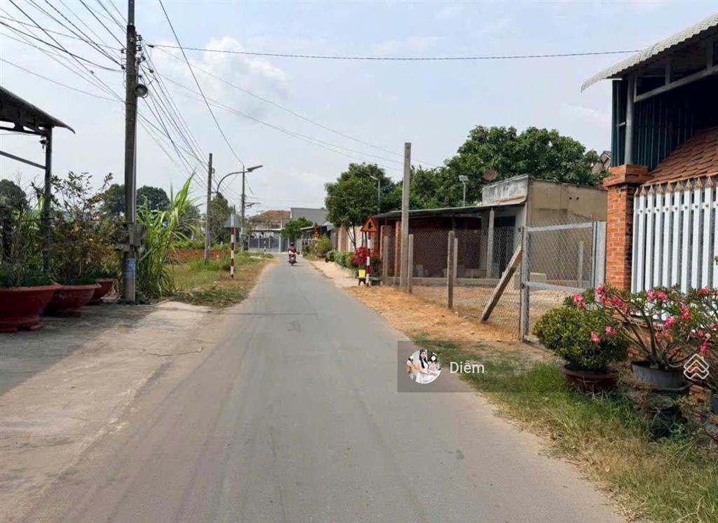 Lô đất đẹp ở đ.cao thị bèo gần bệnh viện đa khoa củ chi & kcn tây bắc giá 950tr 130m2, có sổ riêng