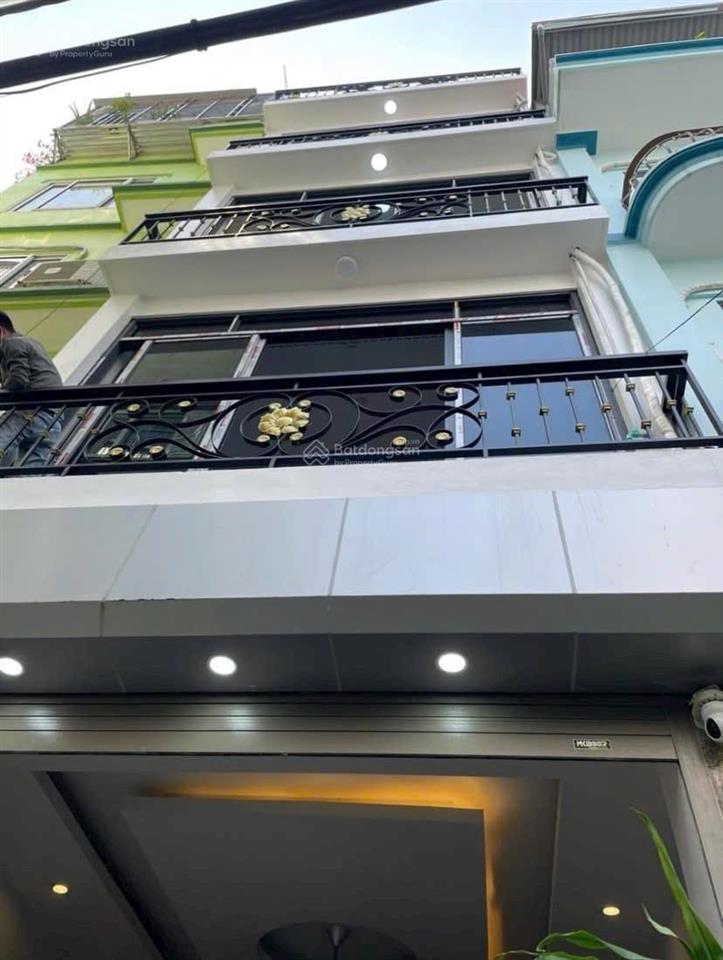 Bán nhà khúc thừa dụ, cầu giấy 58m 6t thang máy, ô tô đỗ trong nhà, gần công viên,ở và cho thuê tốt