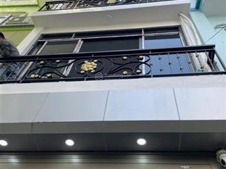 Bán nhà khúc thừa dụ, cầu giấy 58m 6t thang máy, ô tô đỗ trong nhà, gần công viên,ở và cho thuê tốt