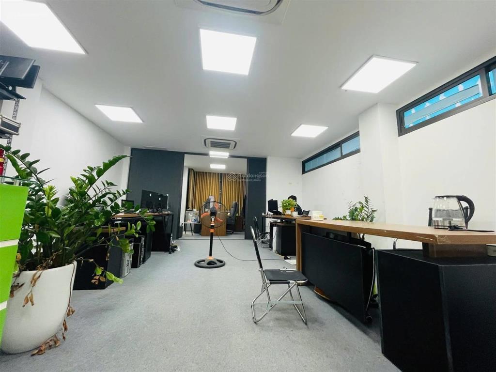 Nhà đẹp lô góc pháo đài láng, 62m 6 tầng, thang máy xịn, phân lô, vỉa hè, 2 ôtô tránh, nhà đẹp, kd