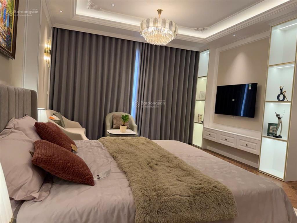 Phân lô hoàng quốc việt, 70m 4 tầng, mt rộng, ôtô vào nhà, thang máy chờ, sổ đẹp, ở và kinh doanh