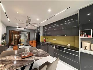 Bán gấp nhà phạm tuấn tài, 68m 4t , ô tô đỗ cửa, phân lô, cách phố 30m, dân trí cao kinh doanh tốt