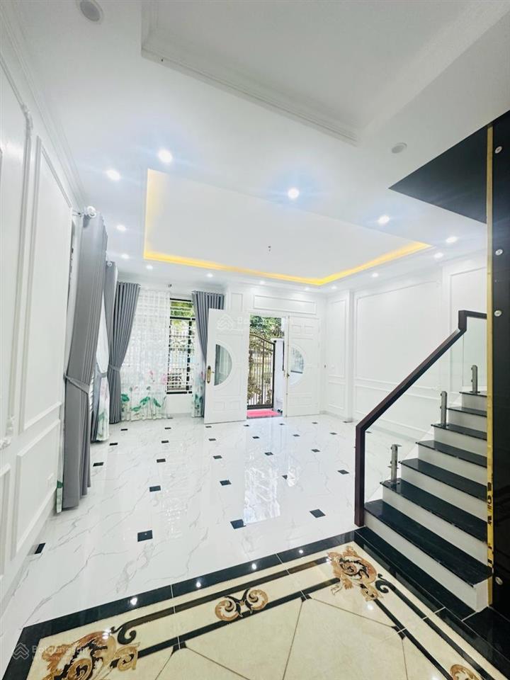 Bán nhà nguyễn chí thanh, 59m 7 tầng, thang máy êm ru, 2 thoáng, gara, nhà đẹp ở ngay, kinh doanh