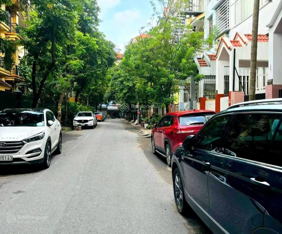 Bán nhà lô góc doãn kế thiện 65m 5t, vỉa hè rộng, thang máy chờ, 9p cho thuê, dòng tiền ổn định