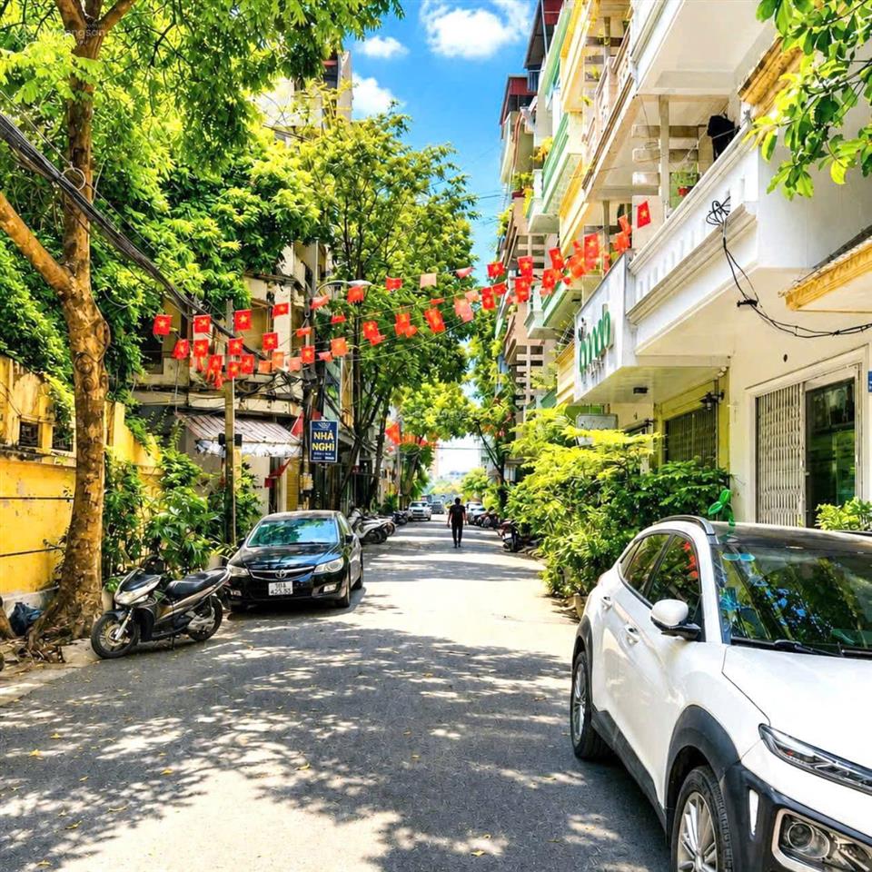 Bán nhà nguyễn chí thanh, nguyên hồng, 45m 6 tầng, ô tô đỗ cửa, nội thất đẹp, khu vực hiếm nhà bán