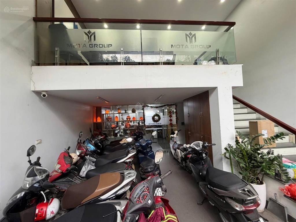 Bán tòa vp khu nguyễn thị định, 69m2 8t thang máy, mặt tiền đẹp, vỉa hè, khai thác dòng tiền tốt