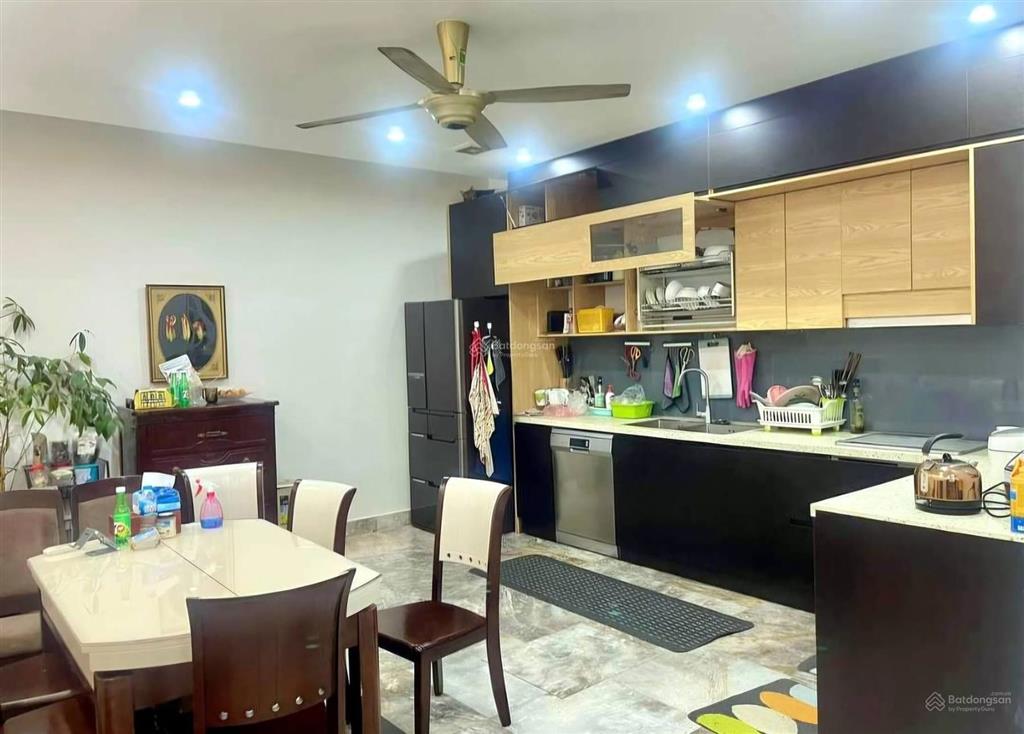 Phân lô hoàng cầu 65m2 x 4t, ngõ thông, gần phố, vị trí đẹp, khu vực hiếm nhà bán