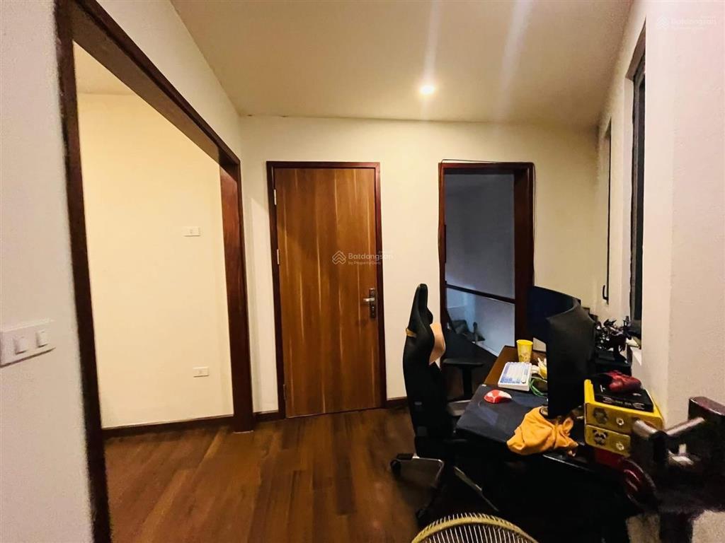Nhà dịch vọng hậu, 57m2 5t, ô tô tránh, đỗ cửa, kinh doanh sầm uất, chủ thiện chí bán