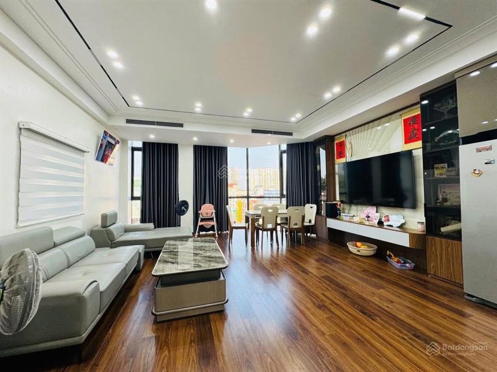 Bán nhà hoàng quốc việt, 66m 6t, mt 6m, ô tô đỗ cửa, thang máy chờ, ở kết hợp văn phòng đẹp