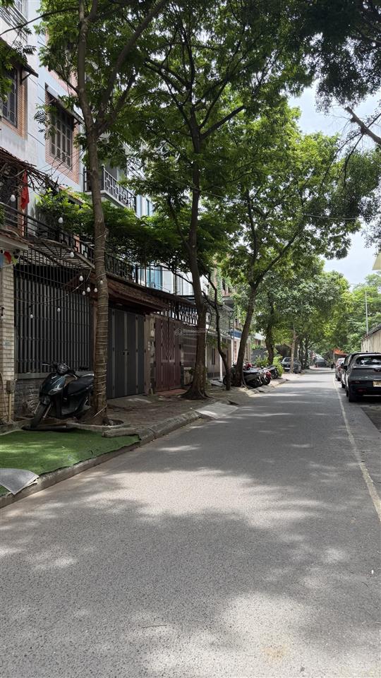 Bán phân lô hoàng quốc việt, 59m, 4 tầng, mặt tiền 6m, đường ô tô, 2 mặt thoáng, khu dân trí cao
