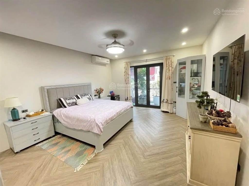 Hiếm nhà phân lô nghĩa đô, 45m², 5 tầng, vỉa hè rộng, ô tô tránh, khu cán bộ, ở kết hợp văn phòng