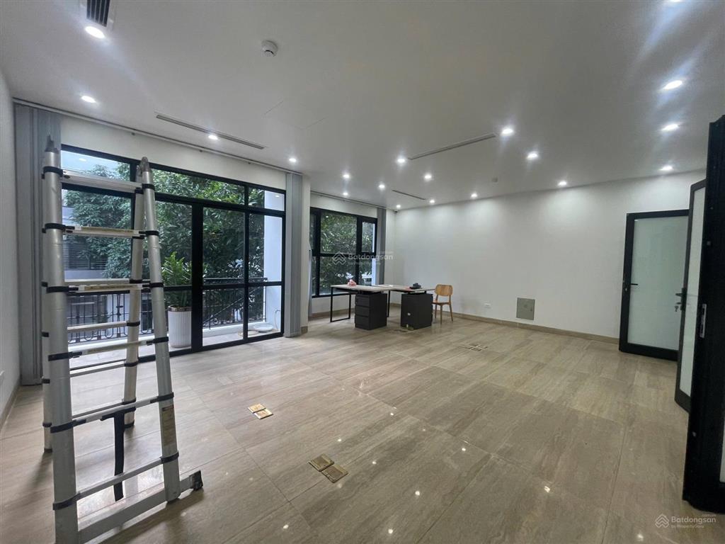Bán liền kề vinhomes gardenia hàm nghi, 92m², 5t, mt 7m, thang máy, gara riêng, vỉa hè, kinh doanh