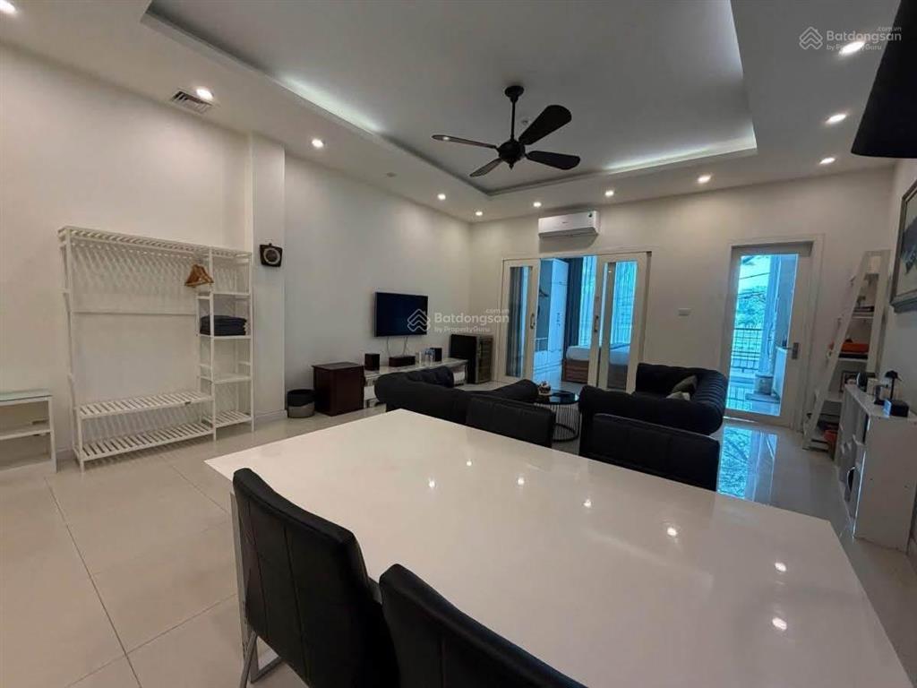 Siêu phẩm pl cầu giấy, nguyễn thị định, 65m 5t, thang máy chờ, gara, vỉa hè thênh thang, chuẩn vp