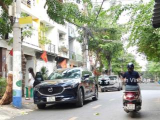 Ko có sp so sánh  nhà đẹp 3 tầng hoàng diệu 2  76m2(5.7x13m) chỉ 9.5 tỷ còn tl