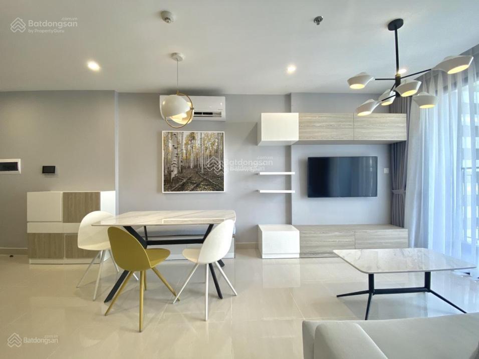 Bán căn hộ chung cư hùng vương plaza quận 5 dt 121m2 3pn 3wc sổ giá 9,4ty 0907 909 *** hùng