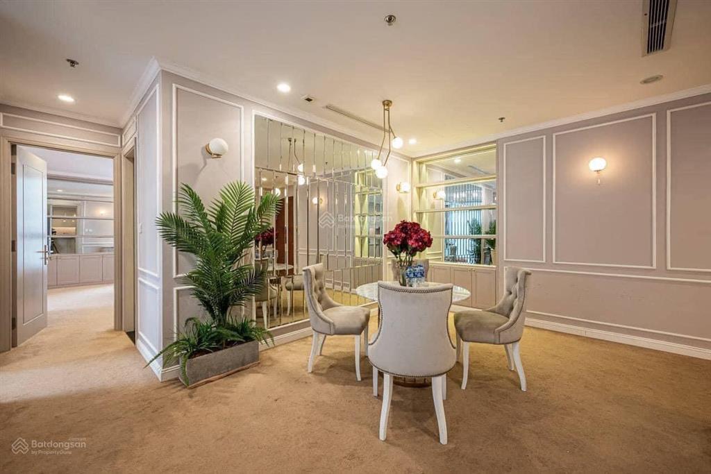 Bán căn hộ chung cư tại screc tower, dt 81 m2, 2pn, 2wc sổ giá 6,7tỷ  0907 909 *** hùng